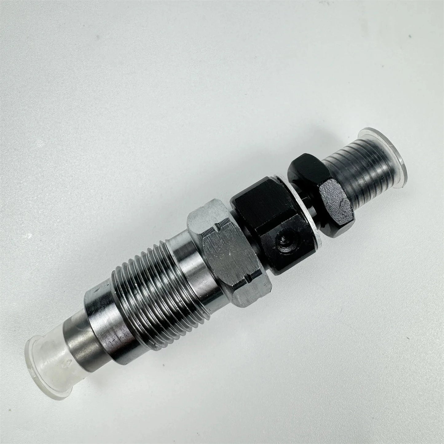 Fuel injector assembly 16871-53900 16871-53904 is suitable for Kubota engines D902 D722 Z602 Z482 Supplier